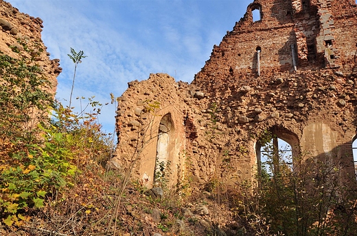 Grne, ruiny kocioa