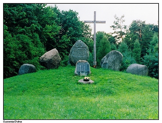 Szewnia Dolna - pomnik ku czci polegych onierzy Powstania Zamojskiego