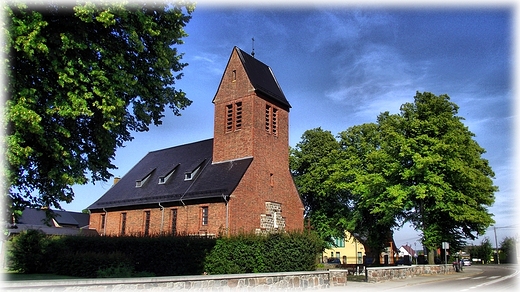 Rowerem po Kaszubach... koci w Wierzchucinie