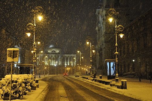 Marcowy nocny atak zimy w Warszawie