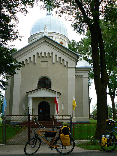 Greckokatolicka cerkiew pw.w. Trjcy, posadowiona na miejscu starszej drewnianej