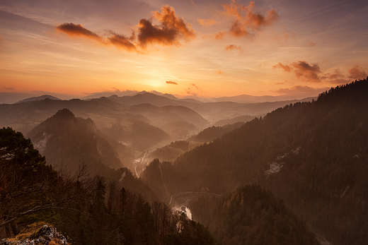 Przeom Dunajca i Mae Pieniny podziwiane z... Pieninek