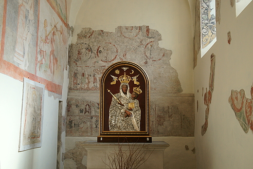 Bazylika w Czewisku nad Wis - romaskie freski