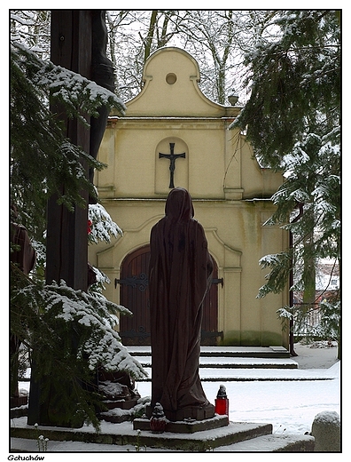 Gołuchów - kaplica przy kościele p.w. Wniebowzięcia NMP