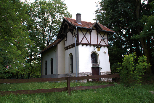 Moszna - Budynek zabytkowy Azalia