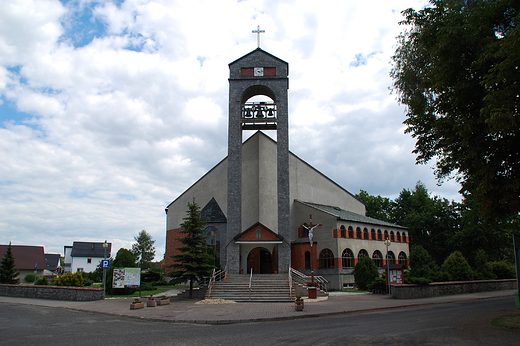 Moszna - Koci pw. Niepokalanego Serca Maryi