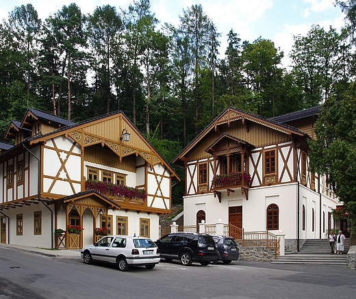 Szczawnica. Centrum uzdrowiska. Zabudowa przy Placu Dietla.