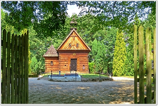 Dziekanowice  - kociek w skansenie