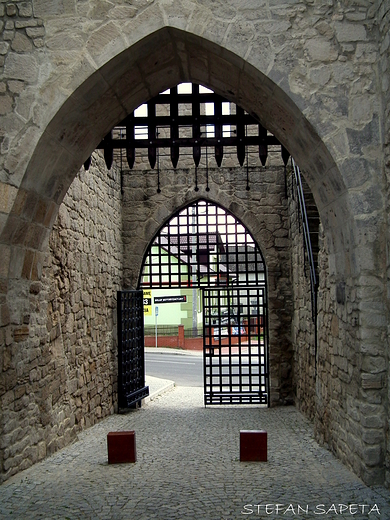 Brama Krakowska z XVI w. w Szydowie