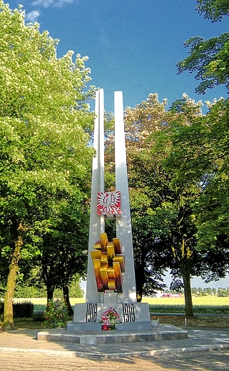 Nowe Skalmierzyce - Pomnik Powstacw Wielkopolskich z 1978 roku