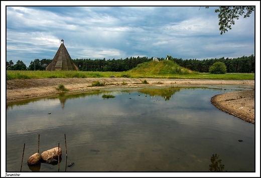 Jarantw -  hipodrom z przeszkod wodn