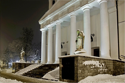Portyk konkatedry św.Aleksandra w Suwałkach.