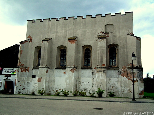 Synagoga w Szydowie jest najstarsz zachowan synagog w woj. witokrzyskim i jedn z najstarszych w Polsce 1534 a 1564
