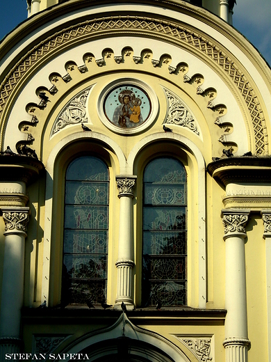 Koci w. Jakuba od strony Pl. W.Biegaskiego z zachowanymi cechami architektury neobizantyjskiej