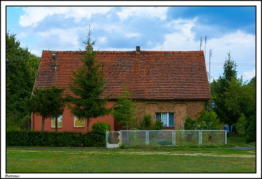 Piotrowo - jeden z wielu typowych domw w tej wsi ...