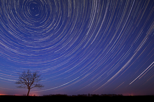 Startrail, czyli pozorny ruch gwiazd