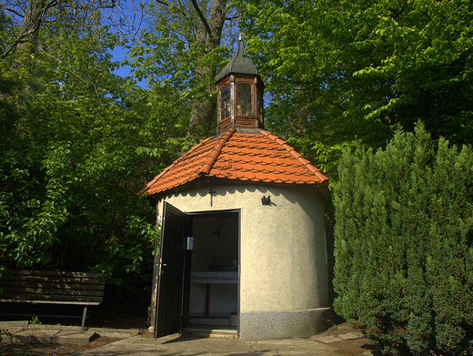 kapliczka studzienna w Swarzewie