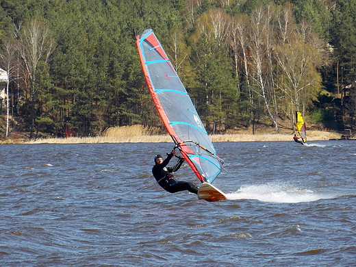 Zegrze Poudniowe. Windsurfing na Narwi.