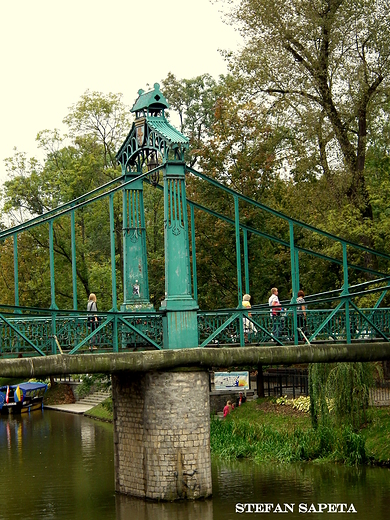 Most Groszowy na Mynwce przeznaczony dla pieszych powsta w 1894r. Nazwa mostu pochodzi std, i kiedy za przejcie przez most byy pobierane opaty w wysokoci jednego grosza.