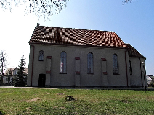 Wiejska parafia w Osieku