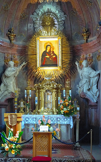 Bazylika Wniebowzicia Najwitszej Maryi Panny w Rudach. Kaplica maryjna z obrazem Matki Boskiej Pokornej