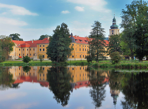 Pocysterski Zesp Klasztorno-Paacowy w Rudach.