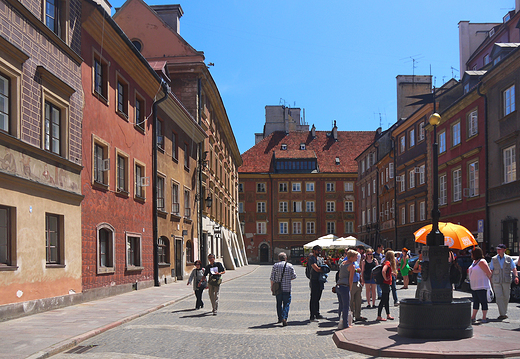 Warszawa. Ulica Szeroki Dunaj.