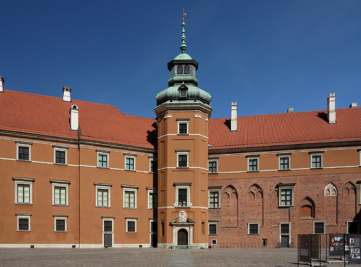 Warszawa. Zamek Krlewski od strony dziedzica.