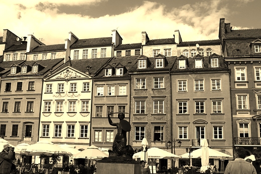 Rynek Starego Miasta w Warszawie i Syrenka