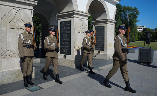 Warszawa. Trzy dni w stolicy. Odprawa wart przy Grobie Nieznanego onierza.