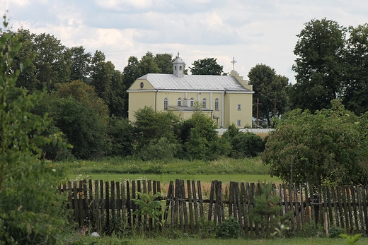 Koci p.w. w. Andrzeja Boboli w Czekanowie - widok od strony wsi uzki