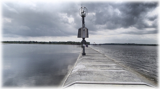 Mikoszewo- na prawym brzegu przekopu Wisy- po lewej morze, po prawej przekop