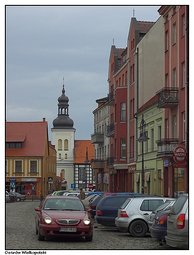 Ostrw Wielkopolski - koci  N.M.Panny z 1778 roku widziany od strony rynku gwnego