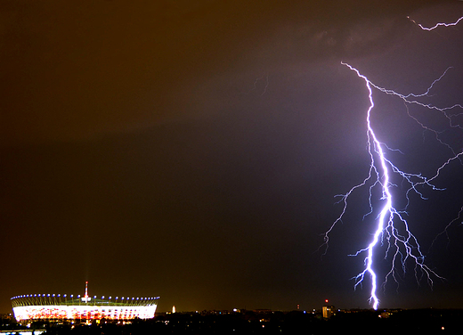 Warszawa. Stadion i byskawica.