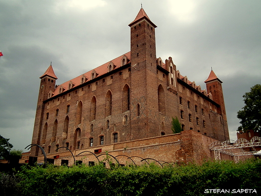 Zamek krzyacki w Gniewie z 1290r. rozbudowany w XIV i XV wieku a od poowy XVw. do 1772 r. siedziba polskich starostw.