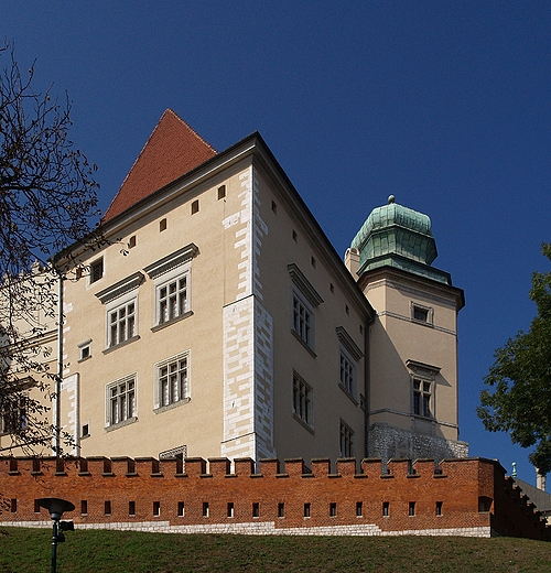 Krakow. Wawel - fragment murw obronnych i Wiea Kurza Stopka