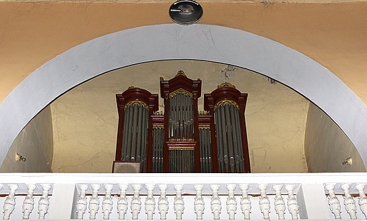 Balkon chru ze stylowymi organami w kociele w.Wojciecha
