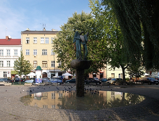 Krakw. Plac Wolnica na Kazimierzu - fontanna.