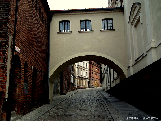 ul.Spichrzowa przechodzca w ul. Zamkow w Grudzidzu.