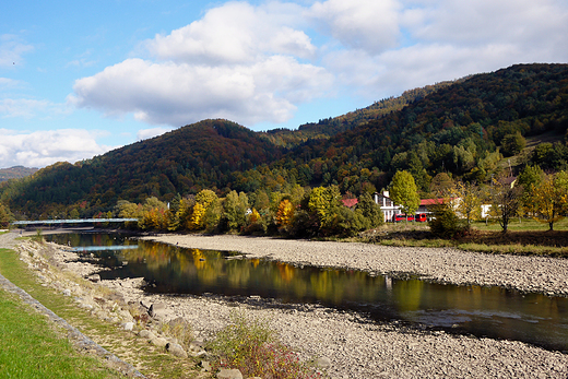 Czernichw. Widok na Beskid May znad Soy.