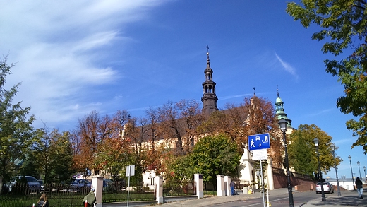 Kielce-Bazylika Katedralna jesieni