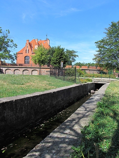 STRUGA TORUSKA na placu podominkaskim