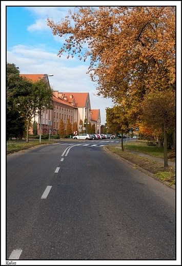 Kalisz - fragment ul. Zotej _ po lewej Wysze Seminarium Duchowne Diecezji Kaliskiej