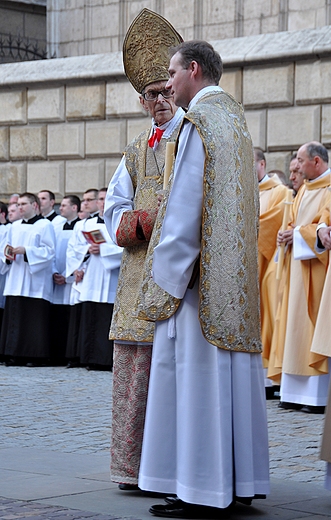 Franciszek Macharski podczas Liturgii ognia. Wawel - Krakw