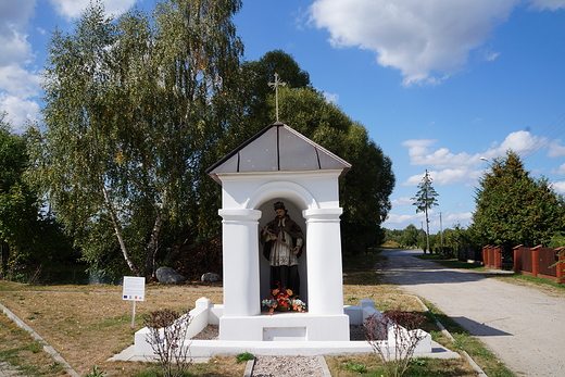 Szlak Jana Nepomucena. Skrzec, ul. Cmentarna