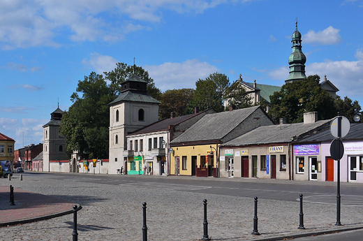 Koniecpol. Rynek z widokiem na koci w. Trjcy.