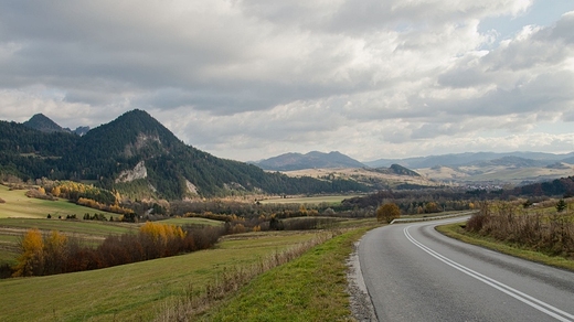 widok na Pieniny z drogi Kronica-Sromowce