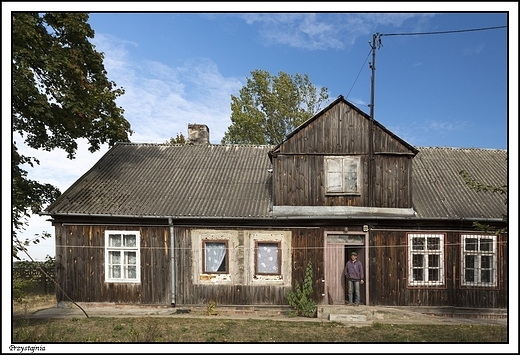 Przystajnia - stary budynek szkoy _ prawdopodobnie z pocztku XXw. lub koca XIXw.