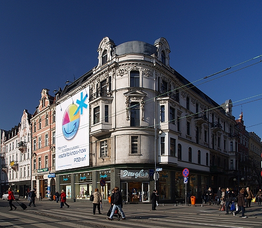 Katowice. Zabytkowa kamienica na rogu Stawowej i 3Maja