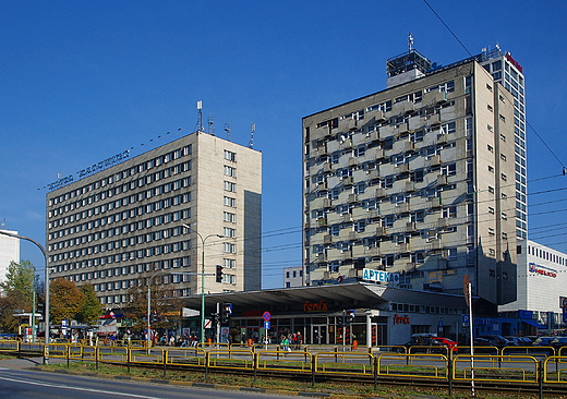 Katowice. Nowoczesna zabudowa przy Alei Korfantego